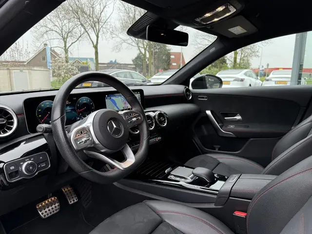 Mercedes-Benz A-Klasse 200 Aut. AMG Sport 2020 Benzine 10
