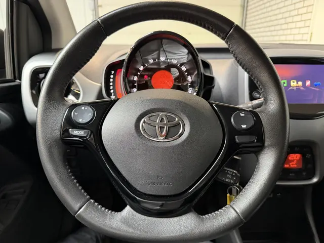 Toyota Aygo 1.0 VVT-i x-joy 2020 Benzine 18