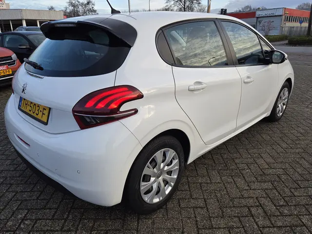 Peugeot 208 1.2 PureTech/NAVI/APPLE CARPLAY 2018 Benzine 6