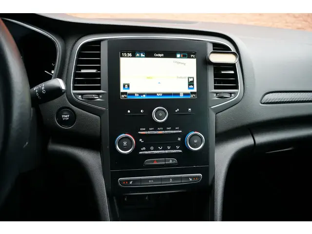 Renault Mégane Estate 1.3 TCe Limited 2020 Benzine 24