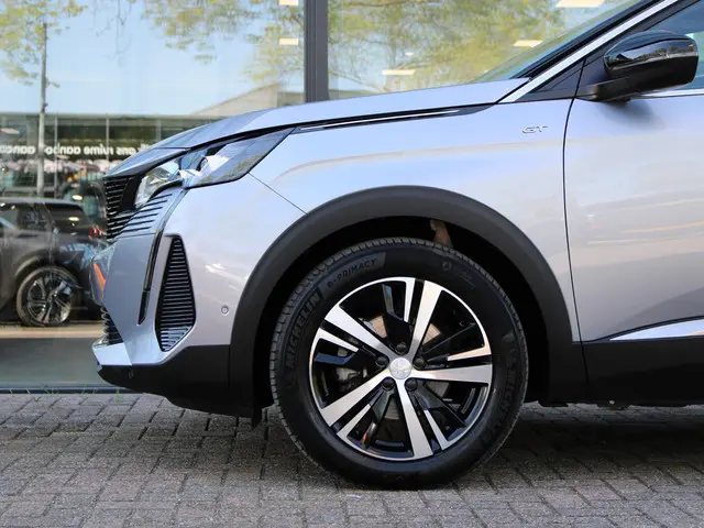 Peugeot 5008 1.2 Hybrid GT 2024 Benzine 21