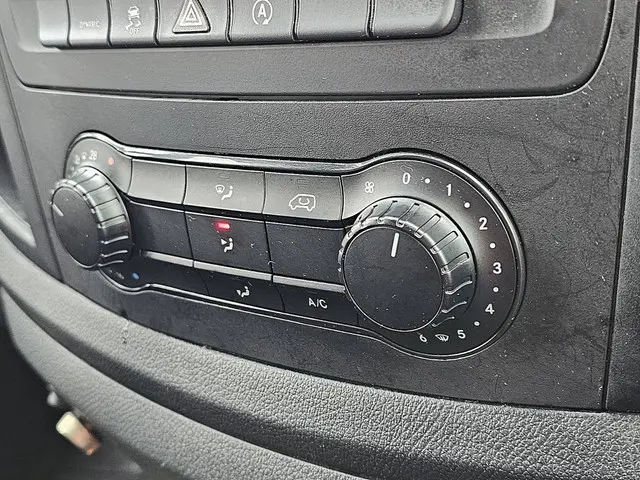 Mercedes-Benz Vito 116 2022 Diesel 11