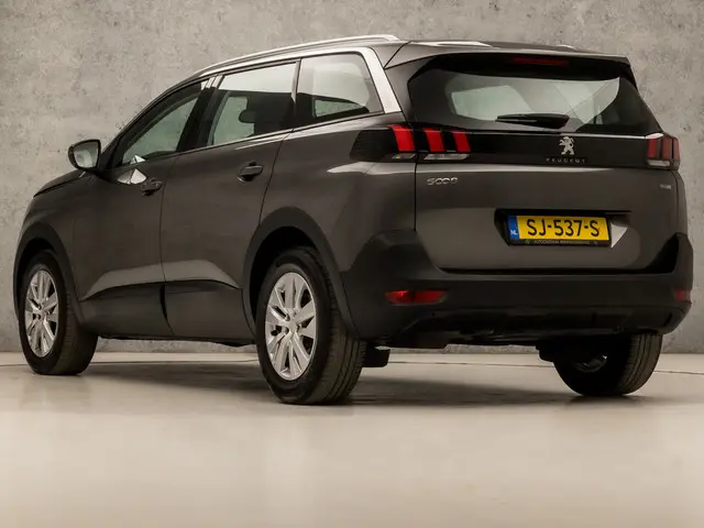 Peugeot 5008 1.2 PureTech Sport 7 Persoons 2018 Benzine 3
