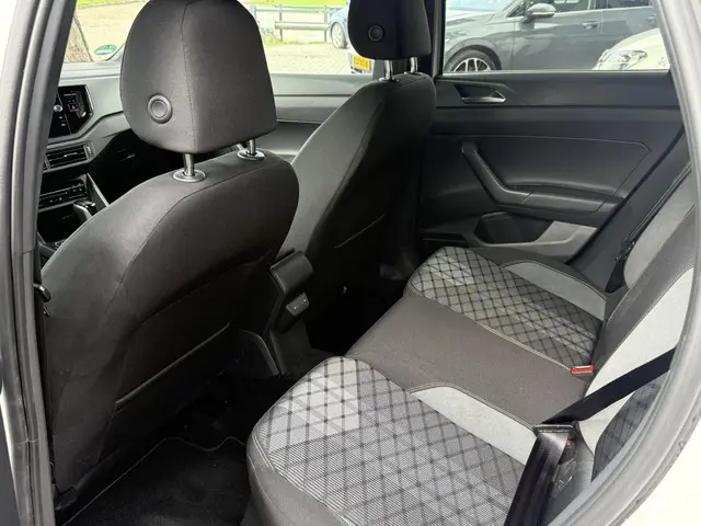 Volkswagen Taigo 1.0 TSI R-Line 2023 Benzine 6