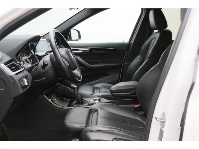 BMW X1 sDrive18i High Executive Automaat 2017 Benzine 11