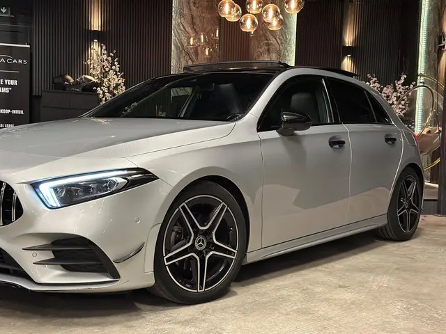 Mercedes-Benz A-Klasse 180|AMG|PANORAMA|MEMORY 2019 Benzine 6