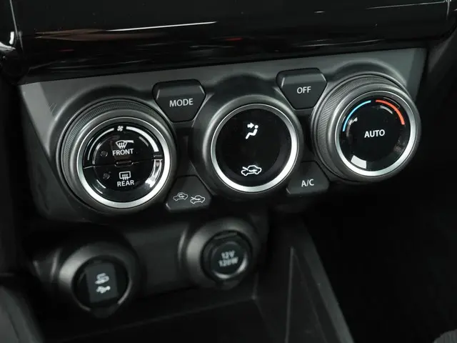 Suzuki Swift 1.2 Style Smart Hybrid 2023 Benzine 16