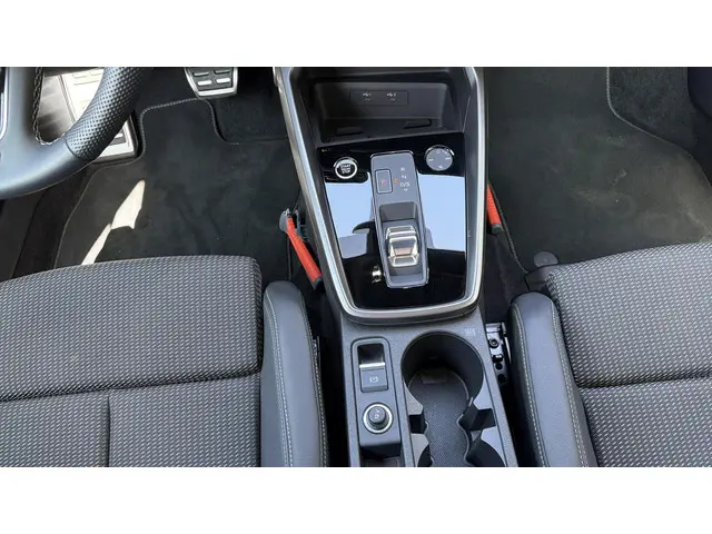 Audi A3 Limousine 30 TFSI 110Pk S Edition 2024 Benzine 17