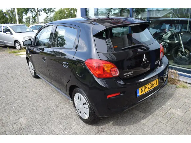 Mitsubishi Space Star 3