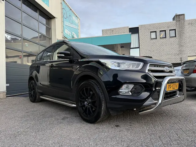 Ford Kuga 1ste eigenaar 1.5 EcoB. Trend Ult. 2017 Benzine 4
