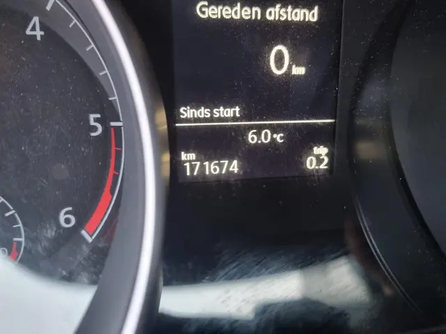 Volkswagen Touran 2.0 TDI SCR Comfortline 2016 Diesel 12