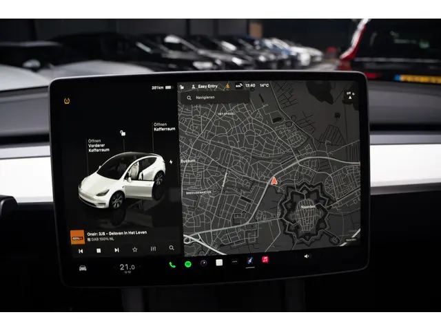 Tesla Model Y Long Range AWD 75 kWh 2023 Elektrisch 14