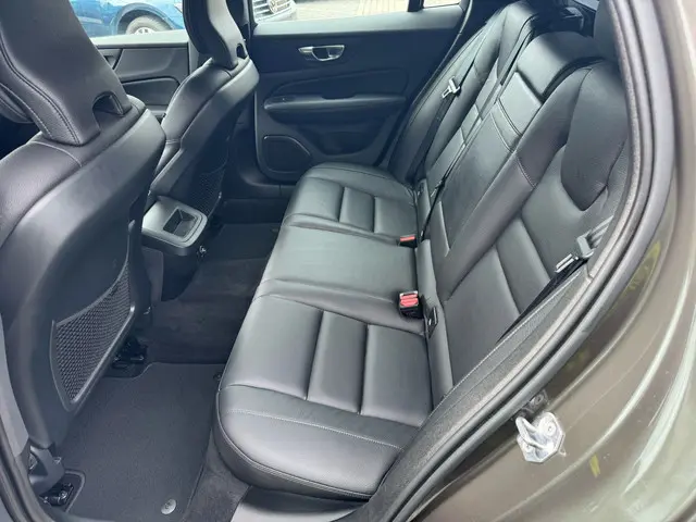 Volvo V60 2.0 T5 Momentum 2019 Benzine 16