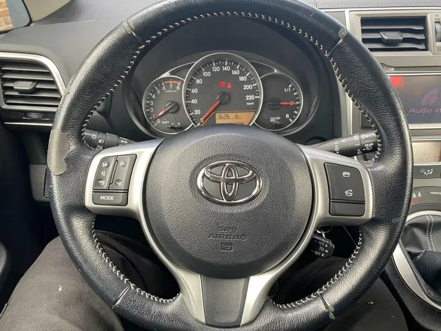 Toyota Verso-S 1.3 VVT-i Aspiration 2013 Benzine 17