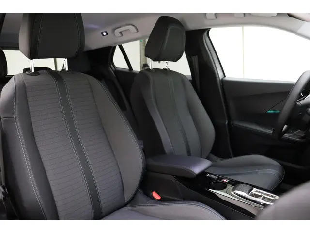 Peugeot e-2008 EV Allure 50 kWh 2022 Elektrisch 13