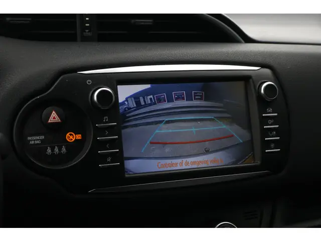 Toyota Yaris 1.5 Hybrid Executive 2017 Hybride Benzine 23