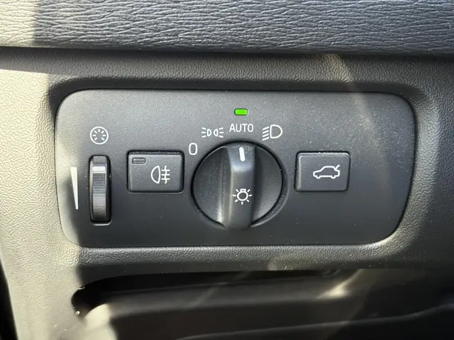 Volvo V40 T2 POLAR + AUTOMAAT 2019 Benzine 22