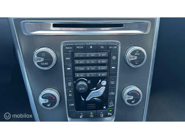 Volvo XC60 2.5T Summum 5-CILINDER/PANO/ACC/LEER 2014 Benzine 9