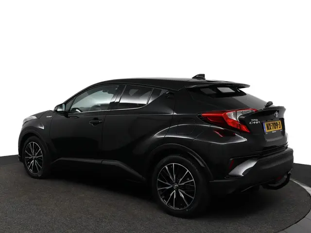Toyota C-HR 1.8 Hybrid Executive 2017 Hybride Benzine 12