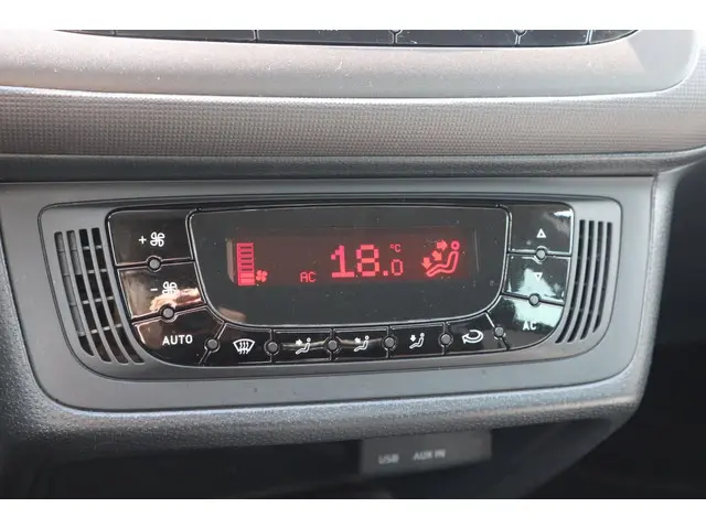 SEAT Ibiza 1.2 TSI Style 2012 Benzine 13