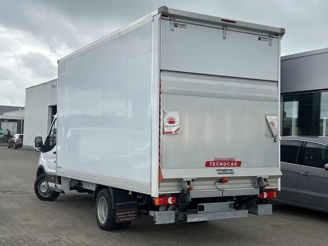 Ford Transit 350 2.0 TDCI L4H1 2024 Diesel 3
