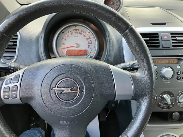 Opel Agila 1.0 Edition Airco. N.a.p 2012 Benzine 5