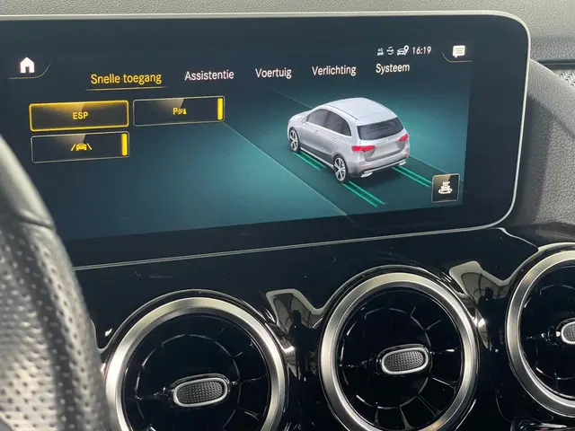 Mercedes-Benz B-Klasse 180 Bus. Sol. AMG 2019 Benzine 27