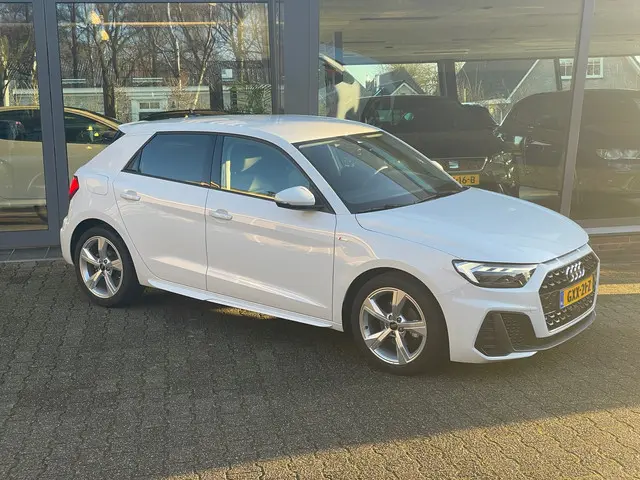 Audi A1 Sportback 30 TFSI S edition 2023 Benzine 3