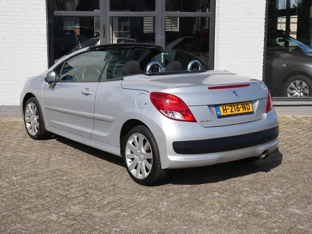 Peugeot 207 CC 1.6 VTi 2014 Benzine 12