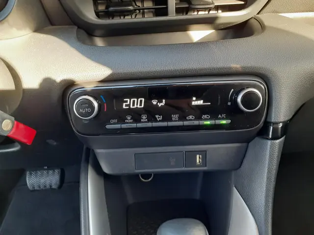 Toyota Yaris 1.5 Hybrid Dynamic 2020 Hybride Benzine 16