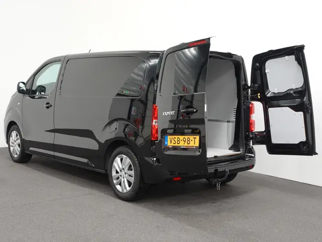 Peugeot Expert 100pk L2H1 Premium 2022 Diesel 36
