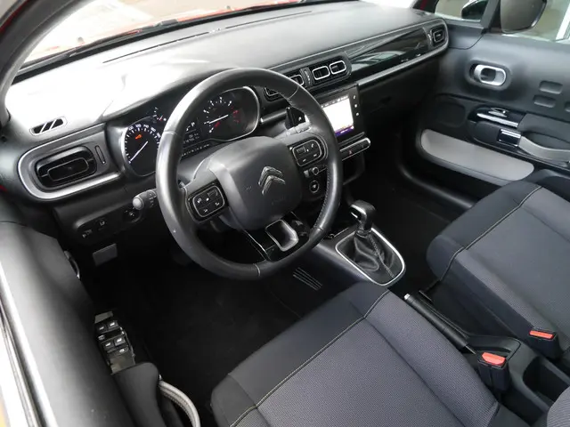Citroën C3 1.2 PureTech Automaat Shine 2017 Benzine 17