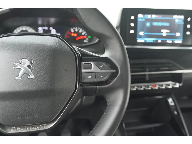 Peugeot 208 PureTech 75 Active 2023 Benzine 27