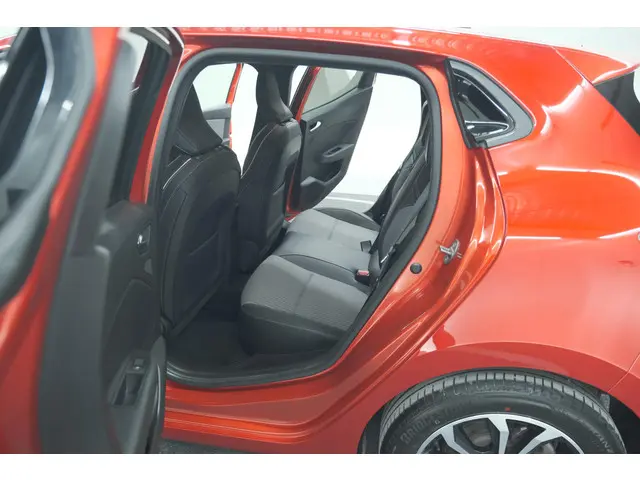 Renault Clio TCe 90 GPF techno 2024 Benzine 28