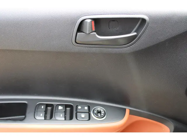 Hyundai i10 1.0i i-Motion Comfort 2016 Benzine 15