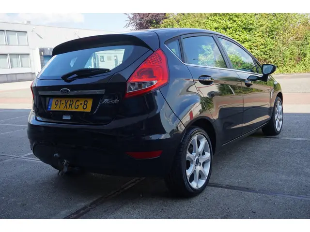 Ford Fiesta 1.25 Titanium 2012 Benzine 4
