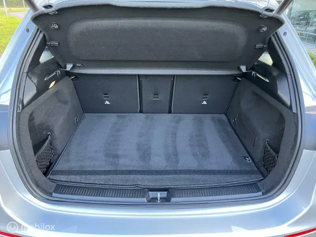 Mercedes-Benz B-Klasse 180 Premium Plus 2020 Benzine 23