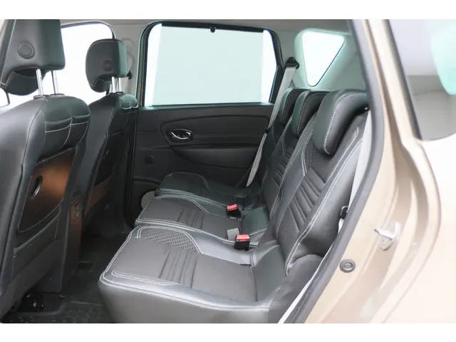 Renault Scénic 1.2 TCe Bose 2015 Benzine 14