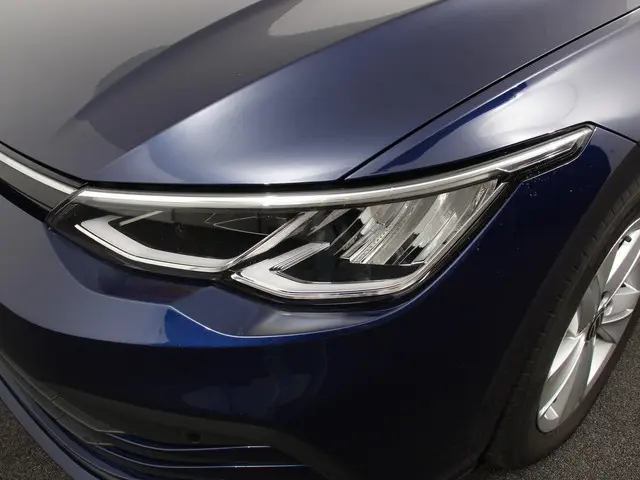 Volkswagen Golf 1.0 eTSI Life Business 2023 Benzine 27