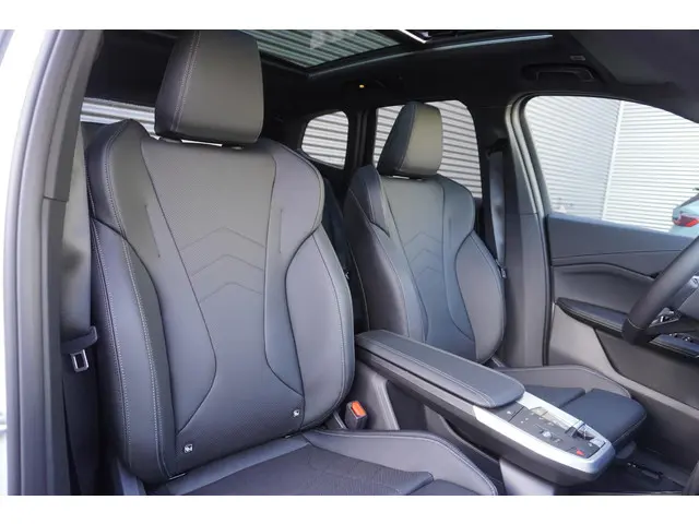 BMW iX1 eDrive20 2025 Elektrisch 8