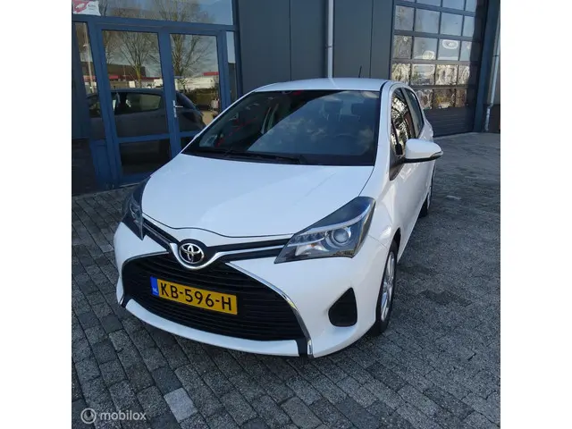 Toyota Yaris 1.0 VVT-i Aspiration 2016 Benzine 2