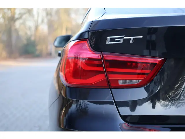 BMW 3 Serie GT 320i High Executive 2020 Benzine 5