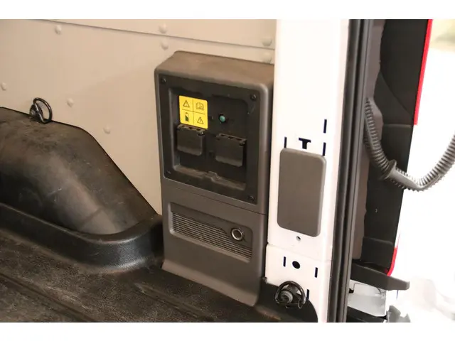 Ford E-Transit 425 L2H2 Trend 68 kWh 2023 Elektrisch 13