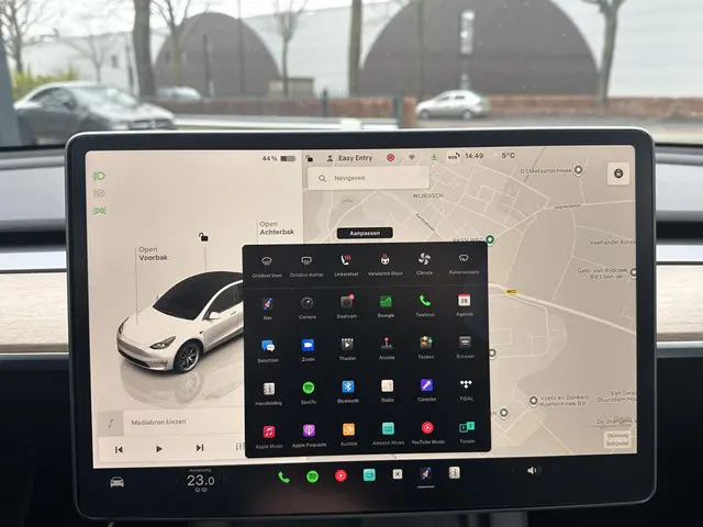 Tesla Model Y Long Rang AWD 2023 Elektrisch 21