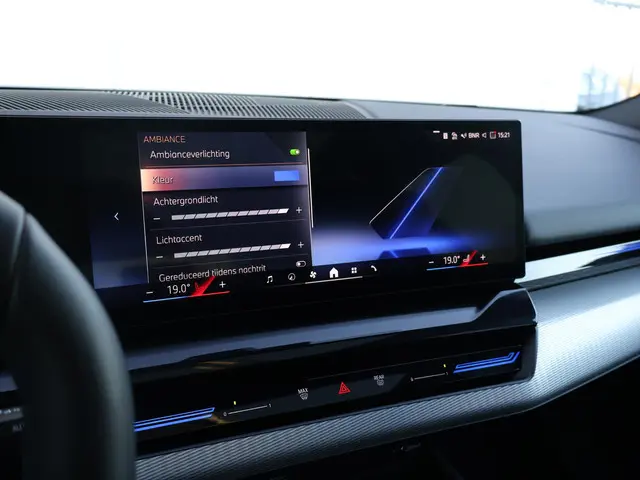 BMW 5 Serie Touring 530e 2024 Hybride Benzine 42