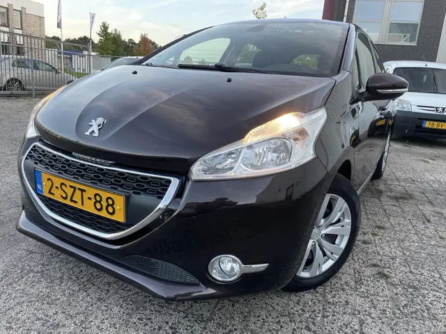 Peugeot 208 1.2 VTi Active, Airco , Carplay 2013 Benzine 4