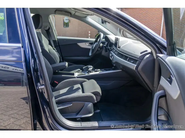 Audi A4 Avant 2.0 TFSI ultra Sport Pro Line 2017 Benzine 4
