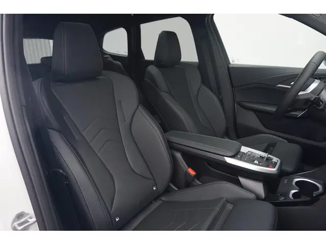 BMW iX1 eDrive20 M Sport 2025 Elektrisch 8