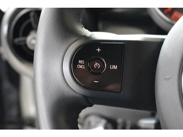 MINI Cooper Mini 1.5 Camden Edition 2023 Benzine 10