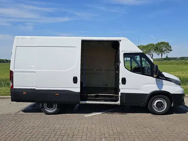 Iveco Daily 35S14 2022 Diesel 16
